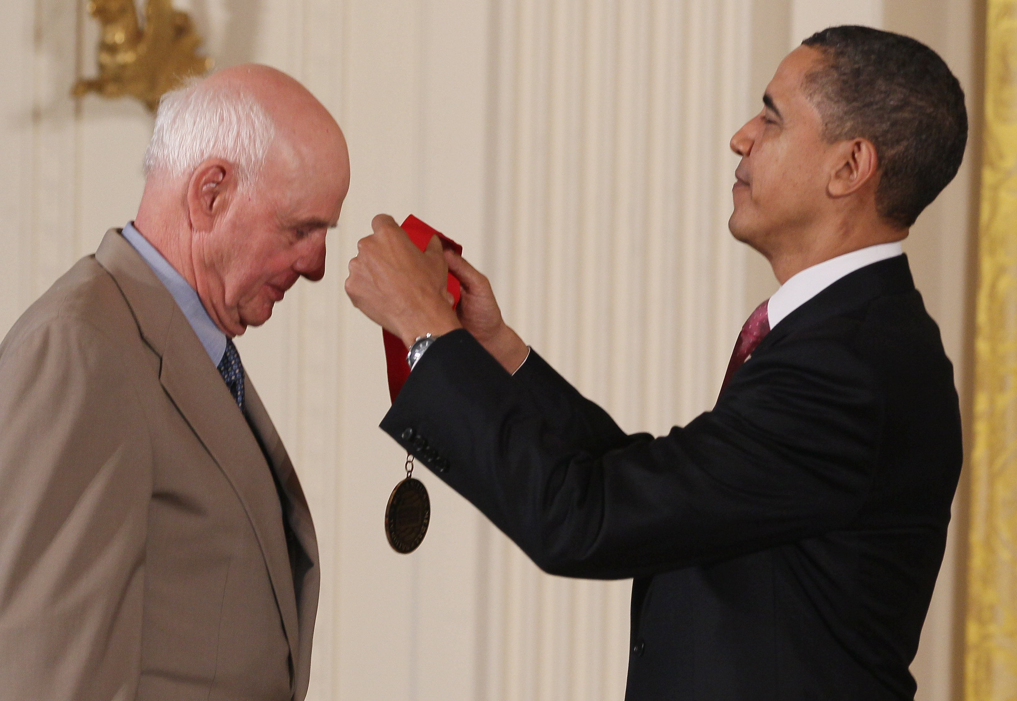 Obama Confers Nat'l Medal of Arts And Nat'l Humanities Medal To 20 Honorees